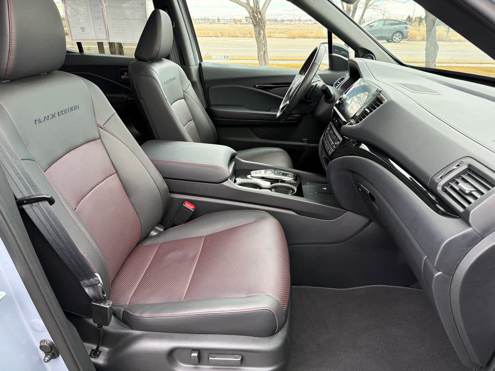 Used 2025 Honda Ridgeline Black Edition image 13