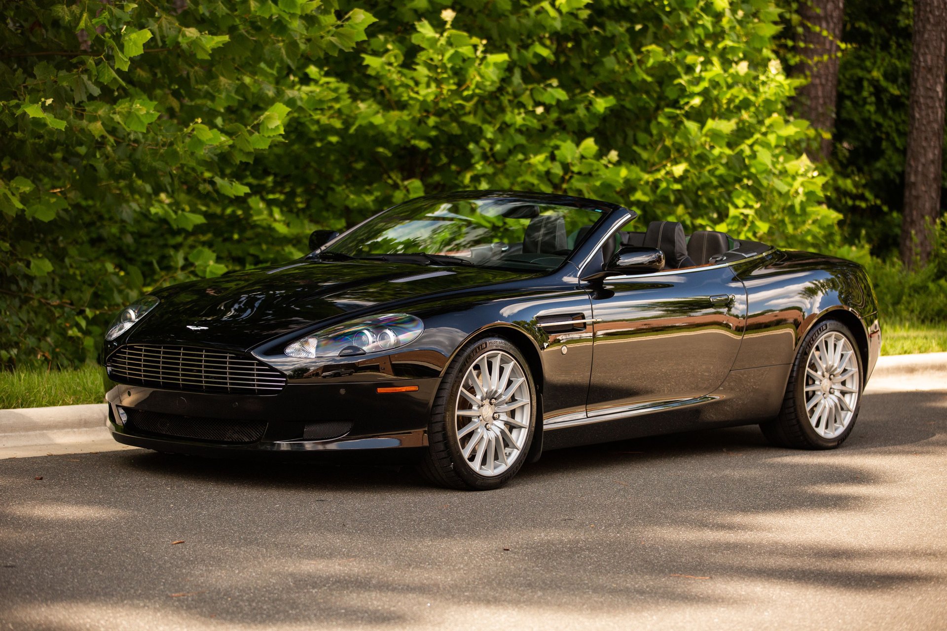 Used 2007 Aston Martin DB9 Volante RWD image 1