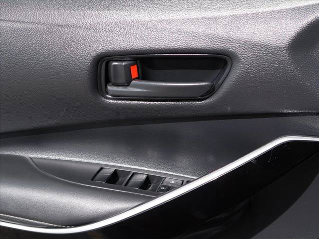 Used 2022 Toyota Corolla LE w/ Premium Interior Package FWD image 11