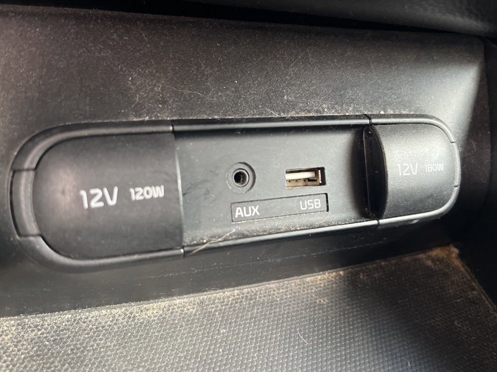 Used 2016 Kia Soul + image 18