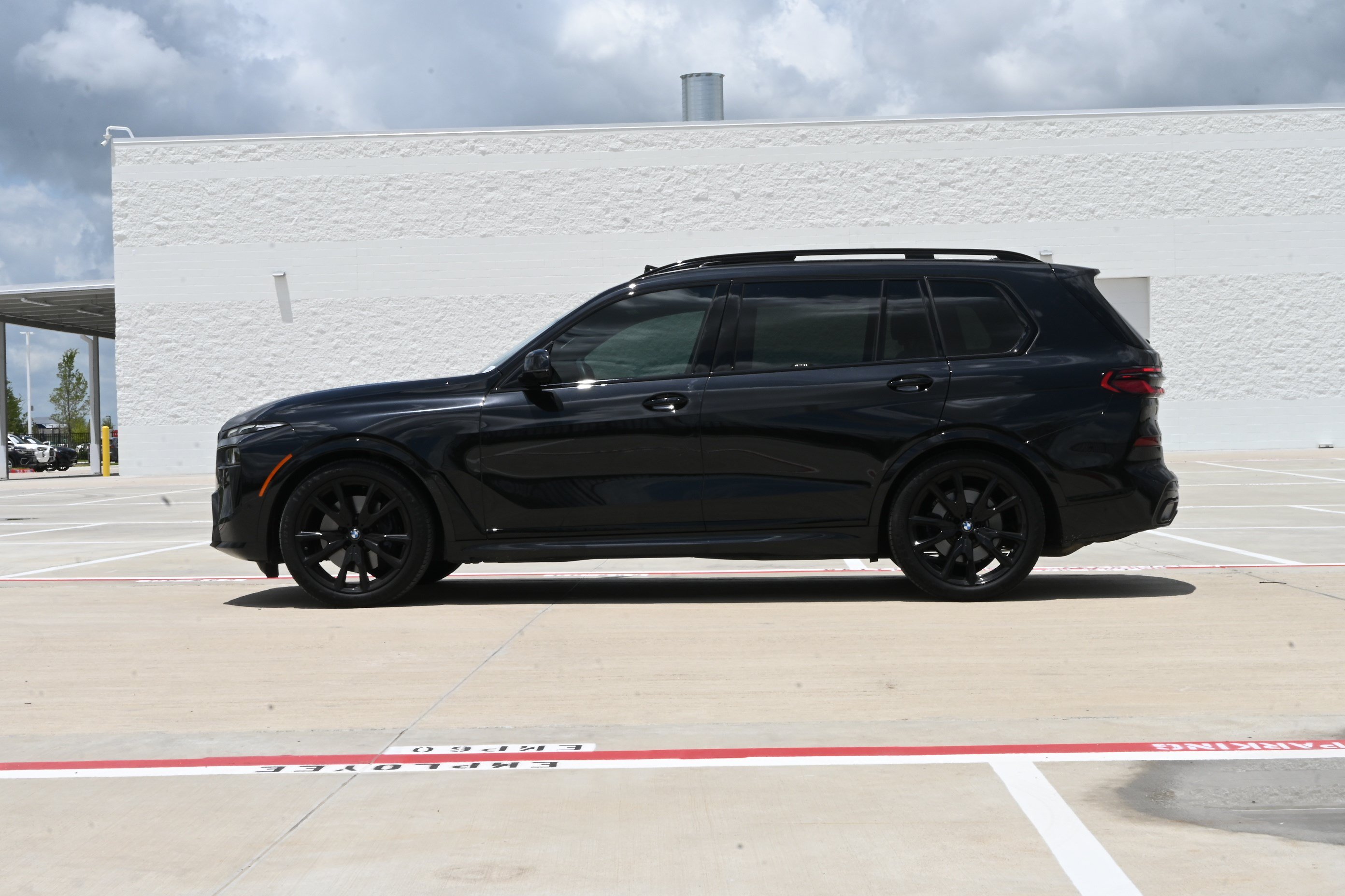 Used 2026 BMW X7 xDrive40i w/ M Sport Package AWD/4WD image 6