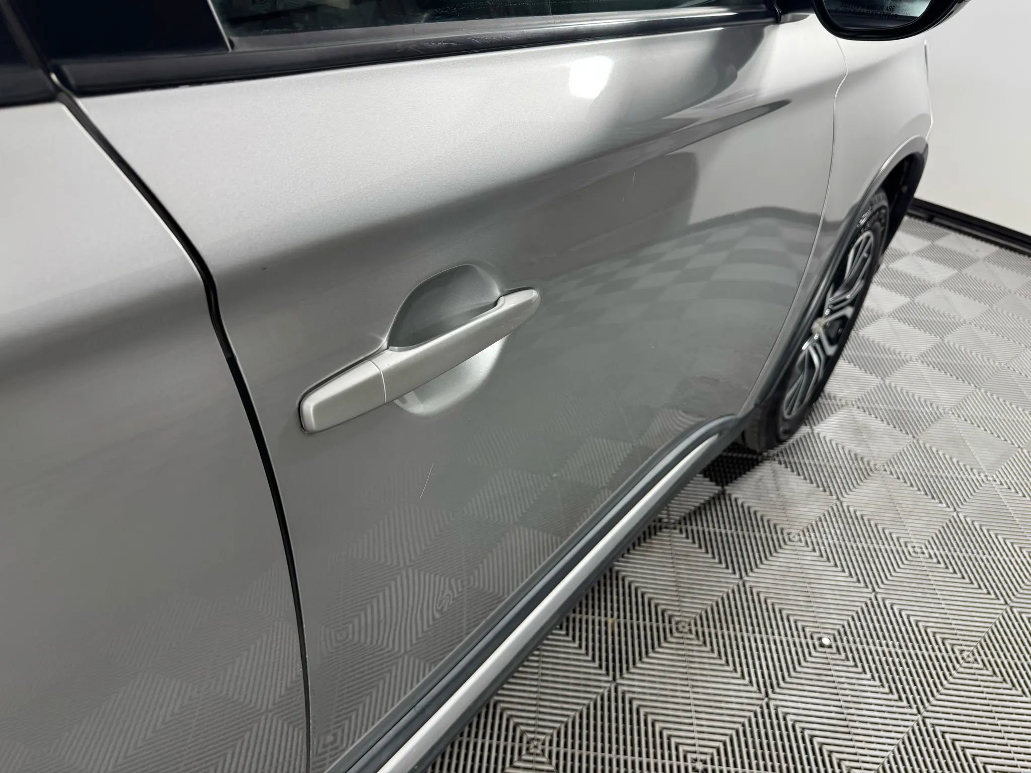 Used 2018 Mitsubishi Outlander ES image 27