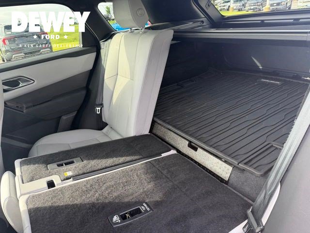 Used 2024 Land Rover Range Rover Velar Dynamic SE AWD/4WD image 30