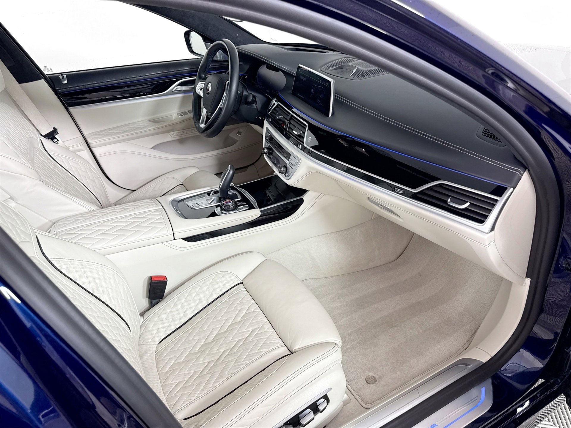 Used 2022 BMW ALPINA B7 xDrive ALPINA B7 xDrive image 24