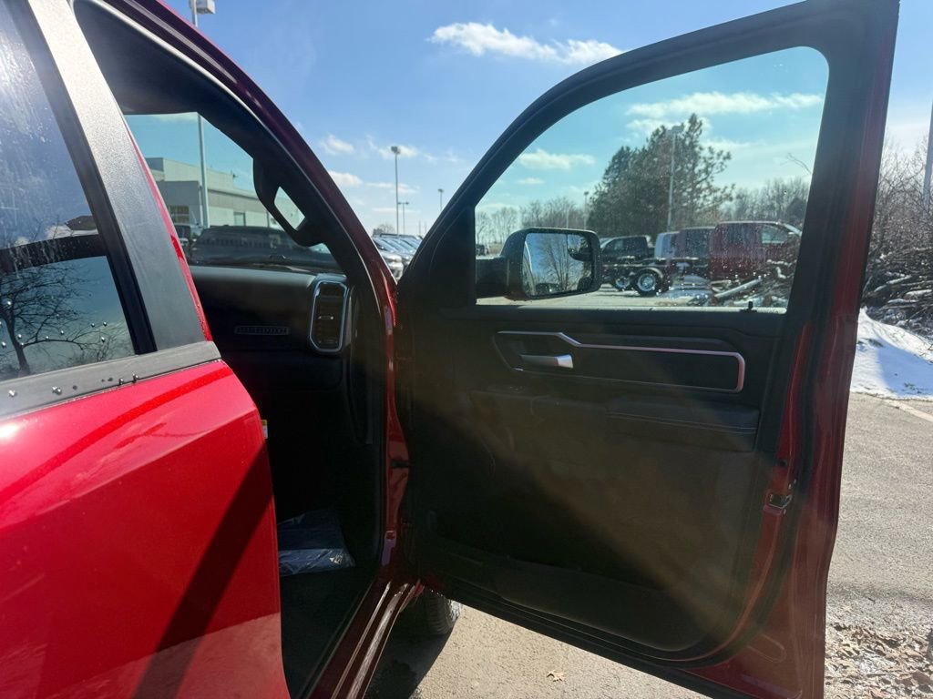 New 2026 RAM 1500 4x4 Crew Cab image 18
