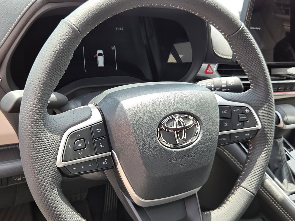 New 2026 Toyota Sienna Limited FWD image 24