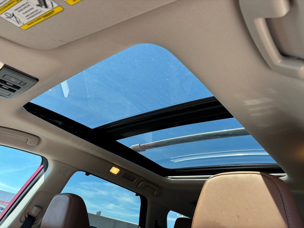 Used 2024 Nissan Pathfinder Platinum image 9