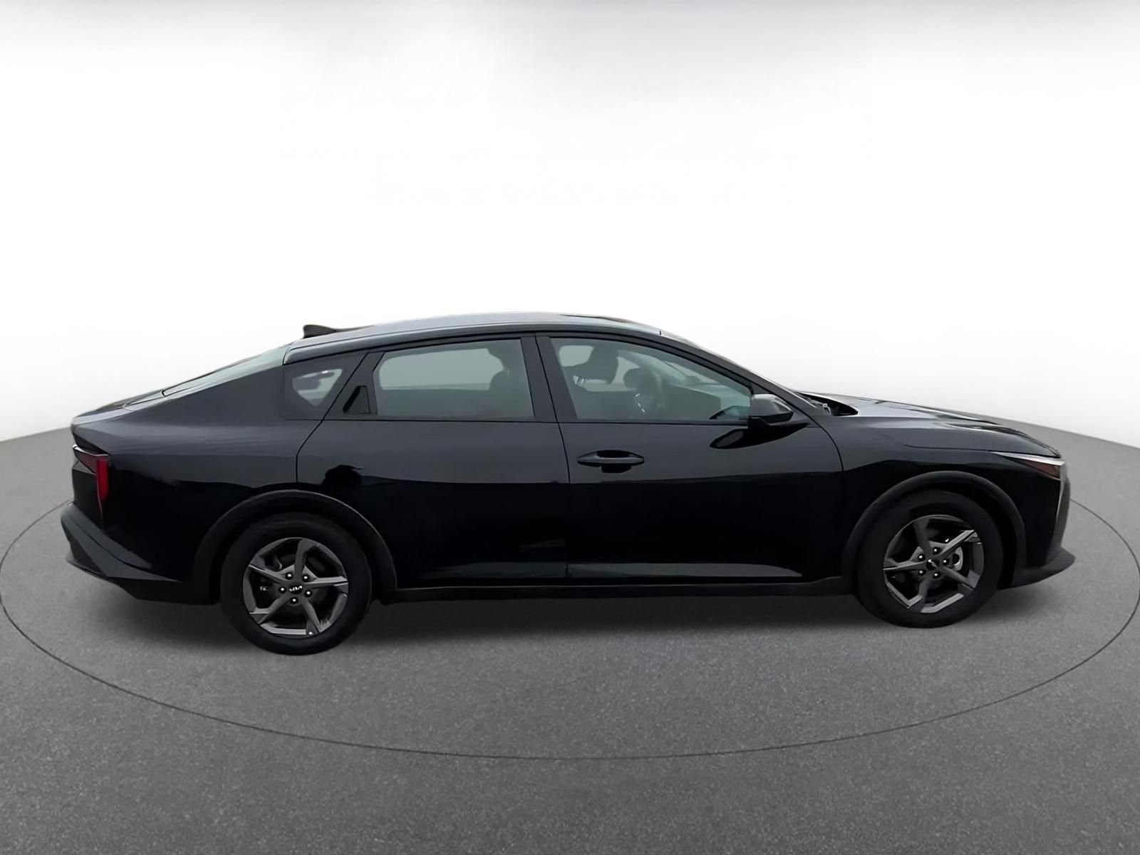 Used 2025 Kia K4 FWD image 16