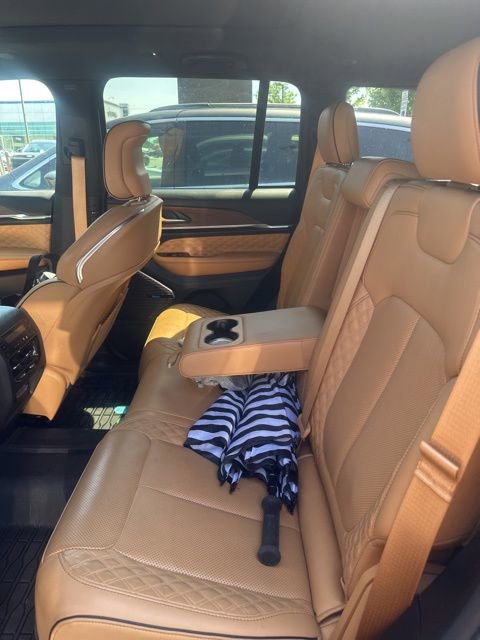 Used 2022 Jeep Grand Cherokee Summit RWD image 15