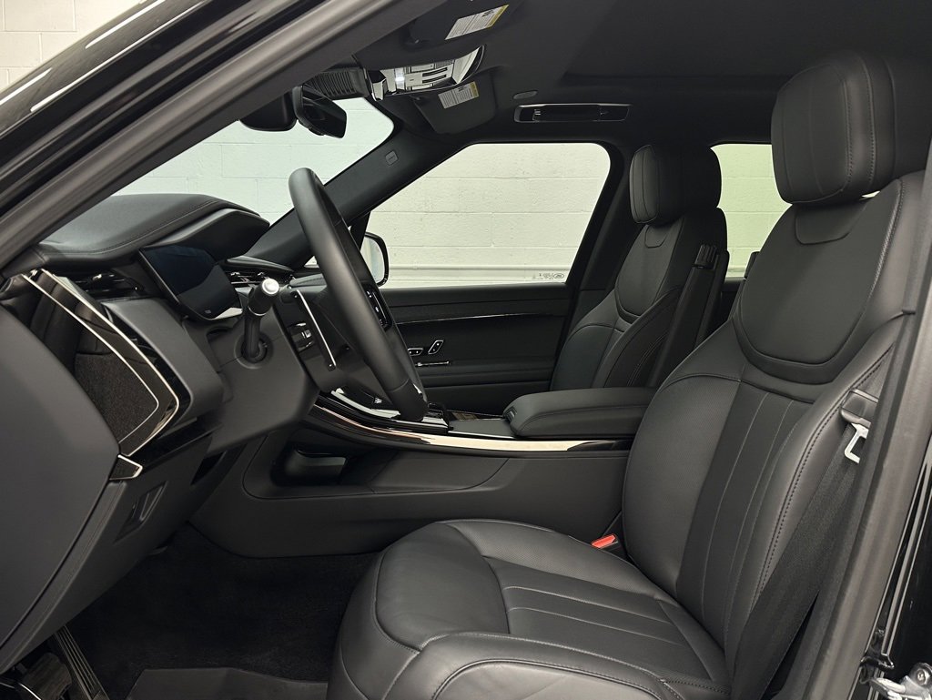 Used 2025 Land Rover Range Rover Sport Dynamic SE image 11