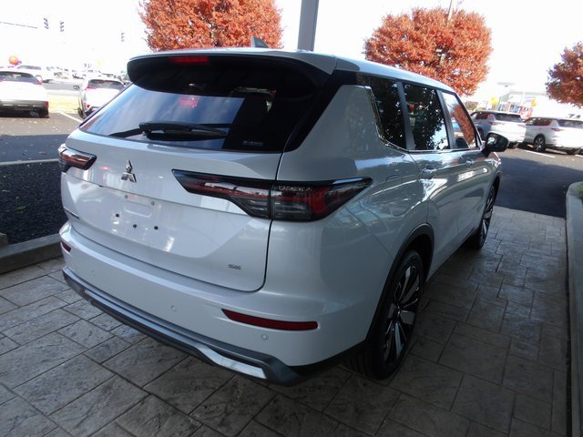 New 2025 Mitsubishi Outlander SE image 7