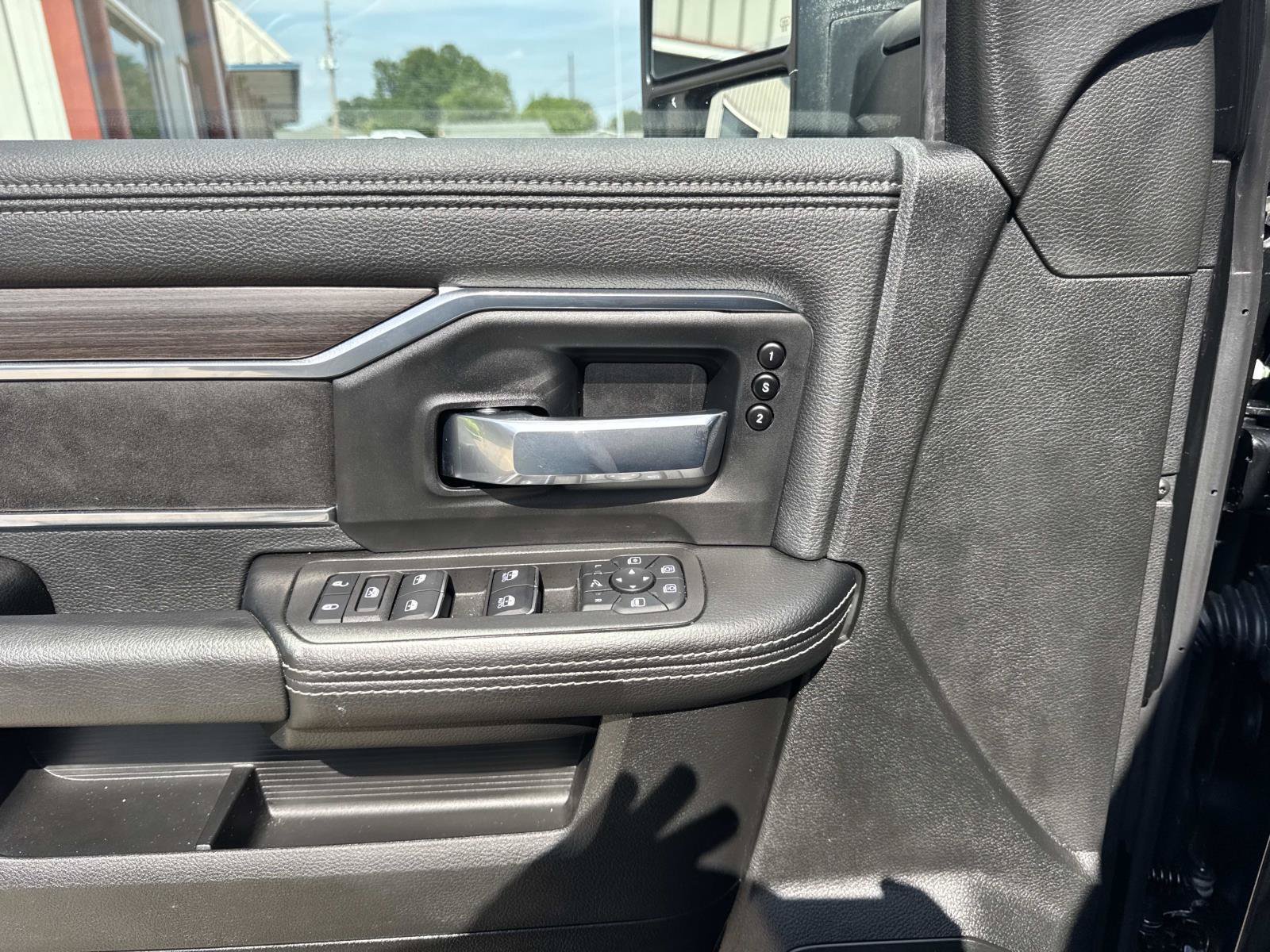 Used 2026 RAM 2500 Laramie AWD/4WD image 19