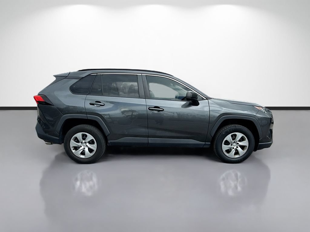 Used 2020 Toyota RAV4 LE FWD image 2