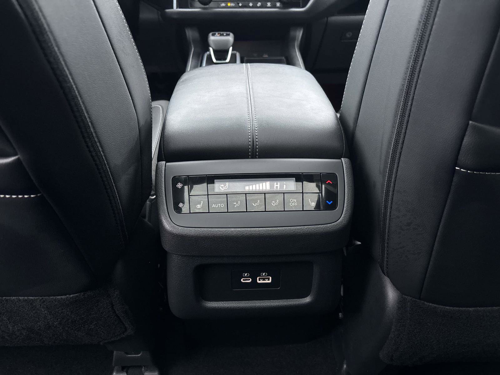 Used 2025 Nissan Pathfinder SL w/ SL Premium Package image 14