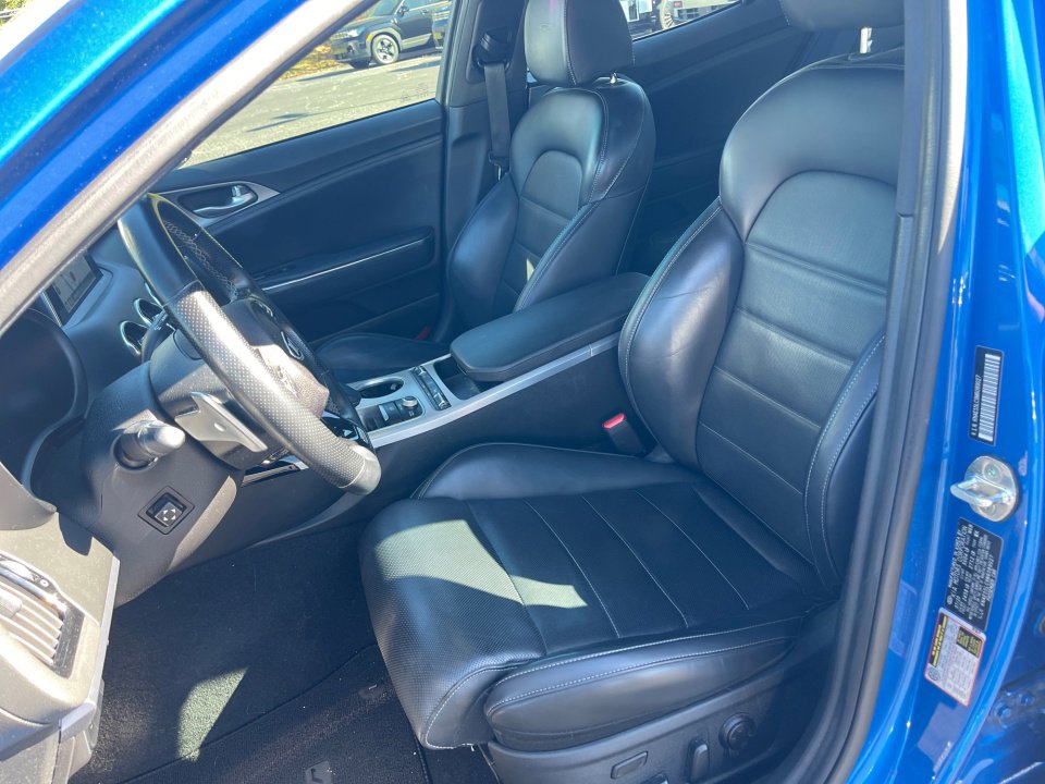 Used 2021 Kia Stinger GT2 image 30