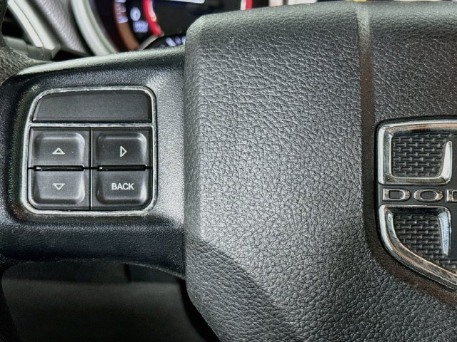 Used 2019 Dodge Journey SE w/ Blacktop Package FWD image 11