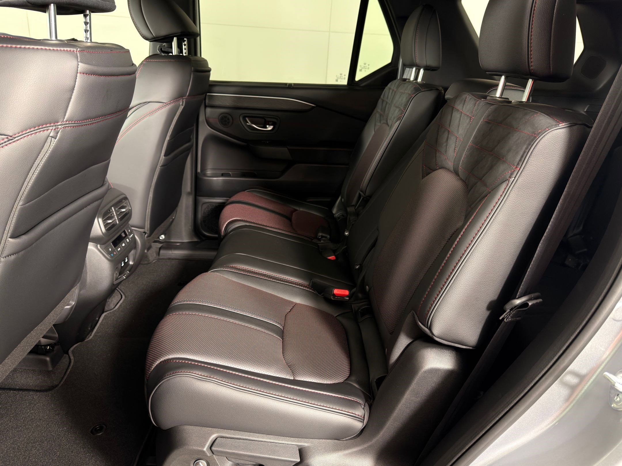 New 2026 Honda Pilot Black Edition image 15