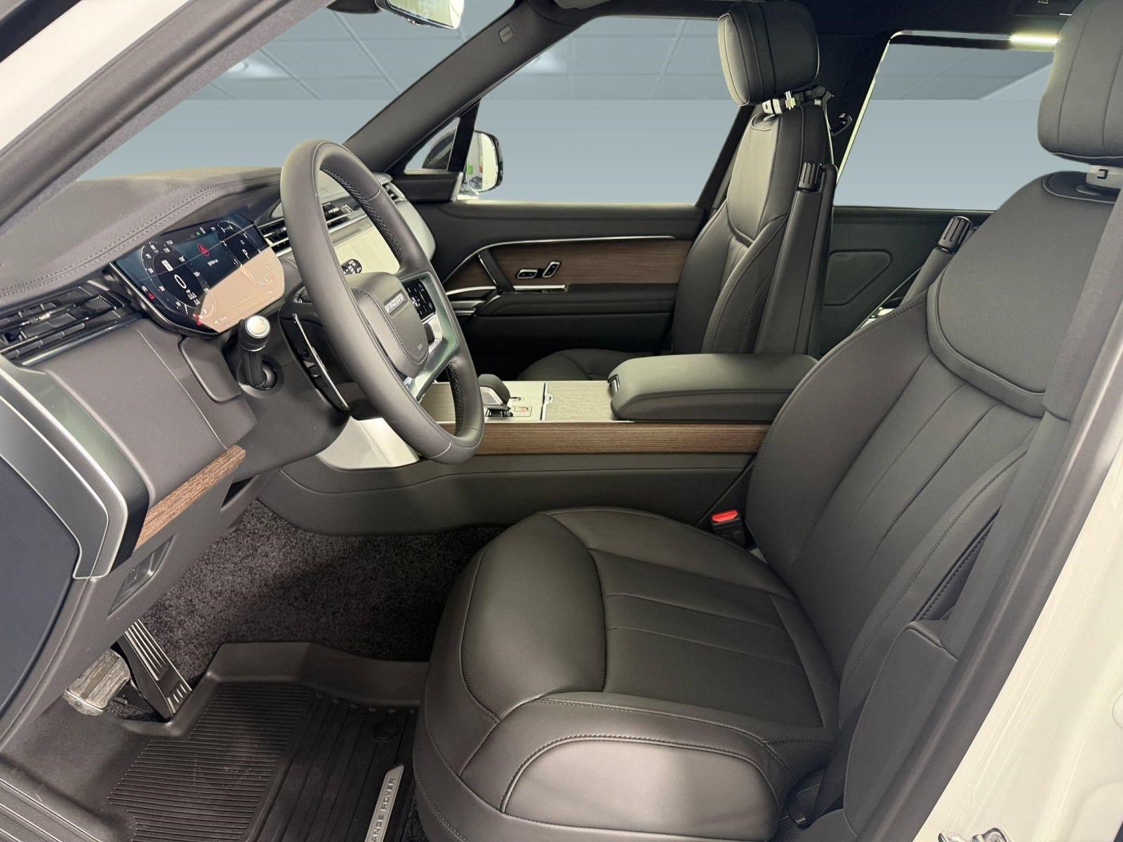New 2026 Land Rover Range Rover Long Wheelbase SE AWD/4WD image 5