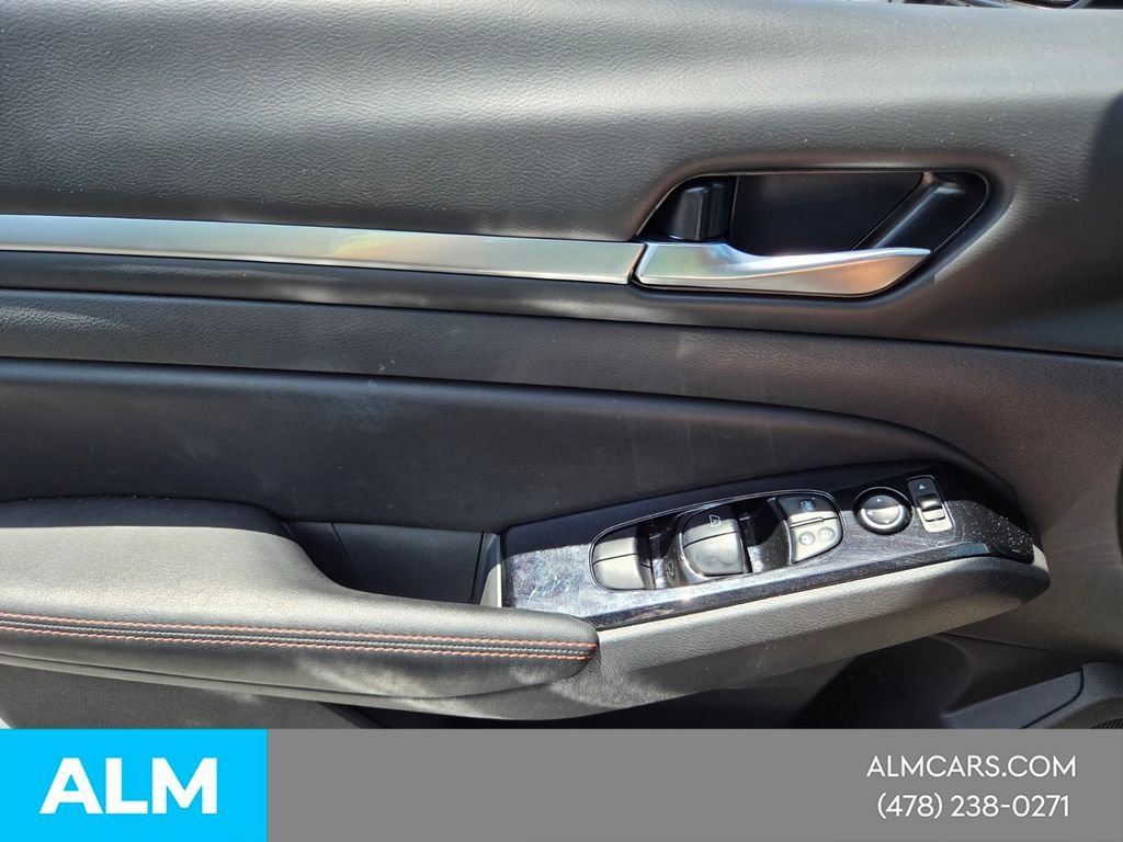 Used 2025 Nissan Altima 2.5 SR FWD image 24