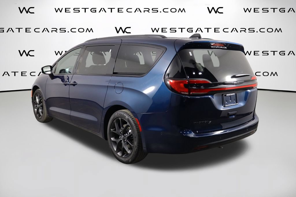 Used 2025 Chrysler Pacifica Limited FWD image 44
