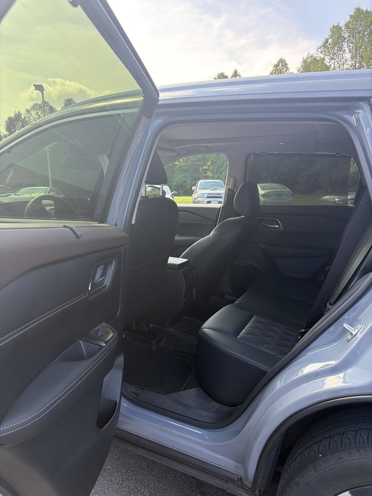Used 2023 Nissan Rogue Platinum w/ Platinum Premium Package AWD/4WD image 14