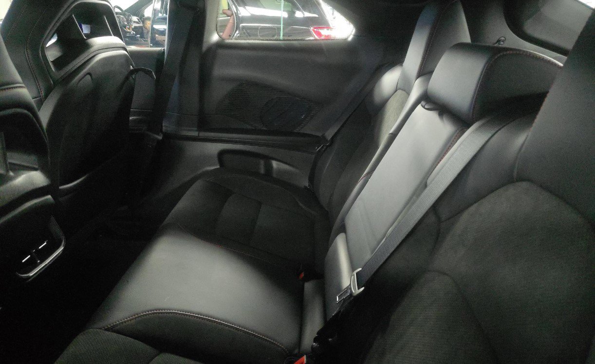 Used 2024 Dodge Charger Daytona Scat Pack w/ Plus Group AWD/4WD image 10