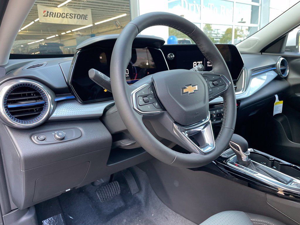 New 2026 Chevrolet Trax LT w/ LT Convenience Package FWD image 10