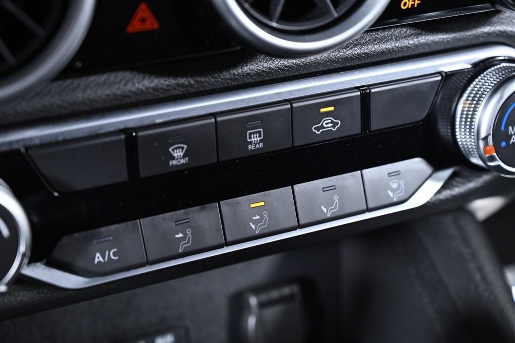 Certified 2023 Nissan Sentra SV FWD image 19