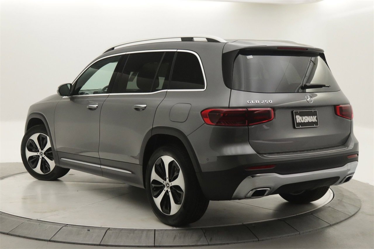 New 2026 Mercedes-Benz GLB 250 image 2