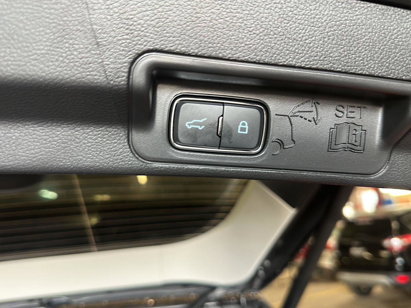 New 2025 Ford Explorer Active w/ Active Comfort Package image 21