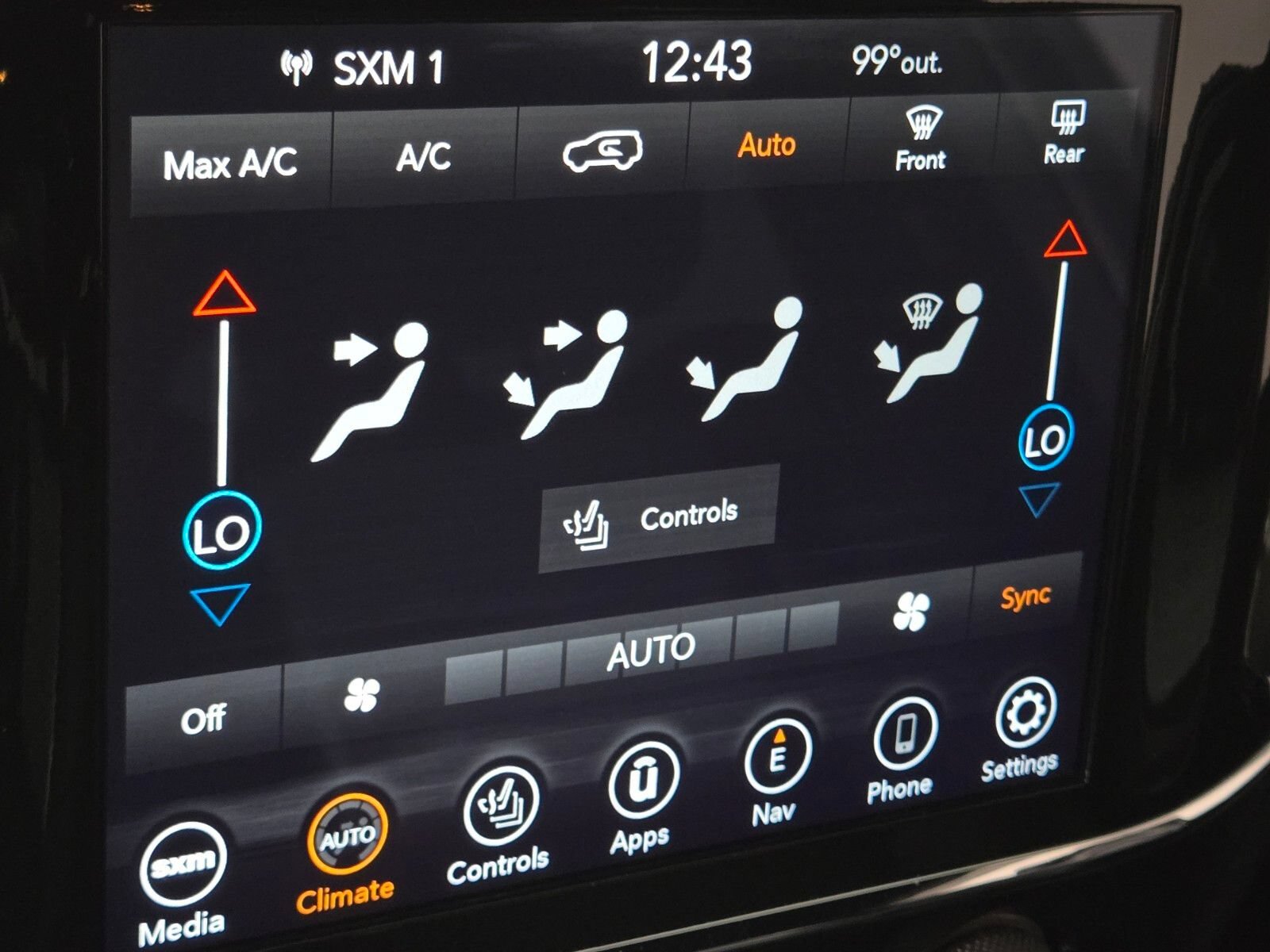Used 2022 Jeep Grand Cherokee Laredo AWD/4WD image 29