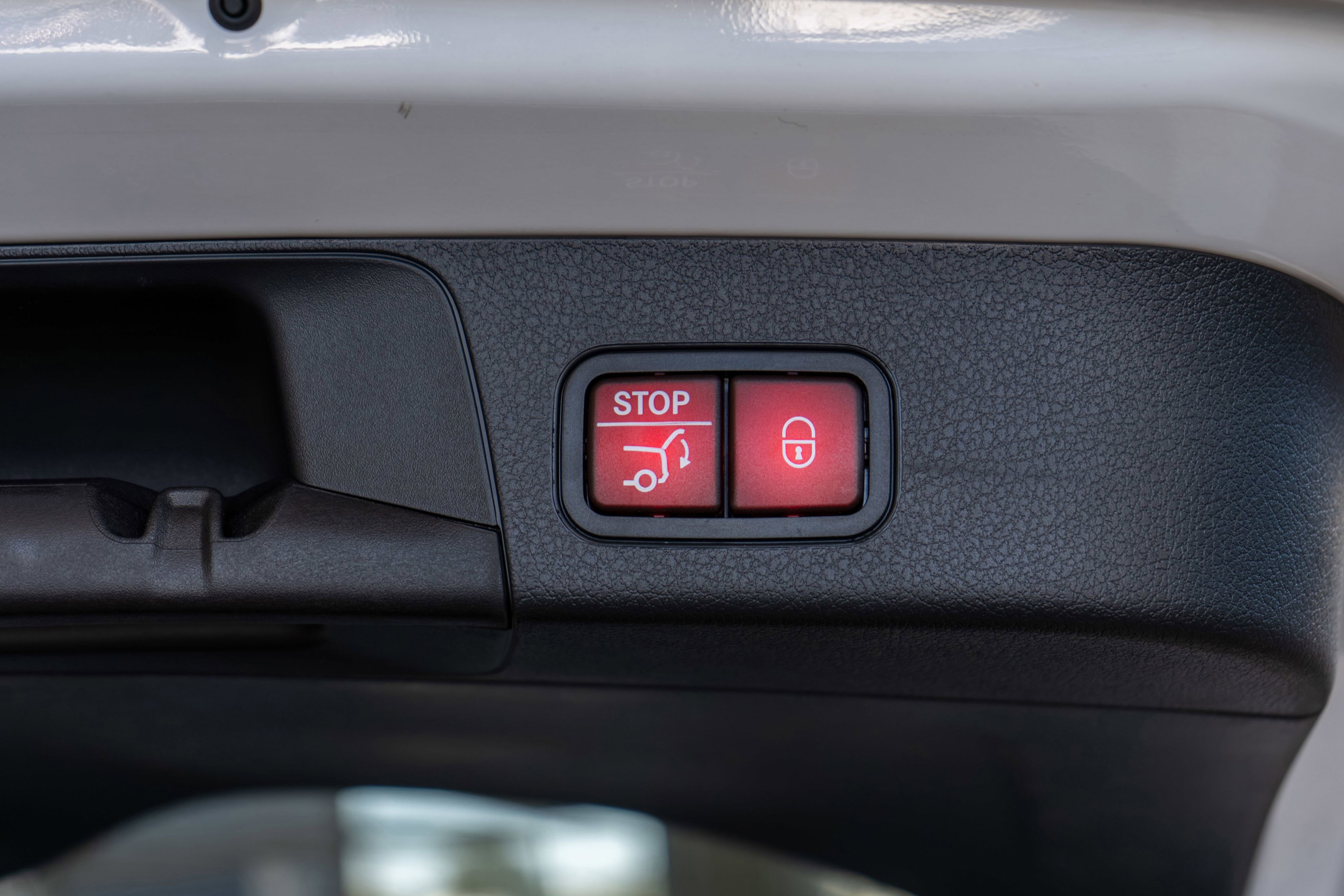 New 2026 Mercedes-Benz GLB 250 4MATIC image 35