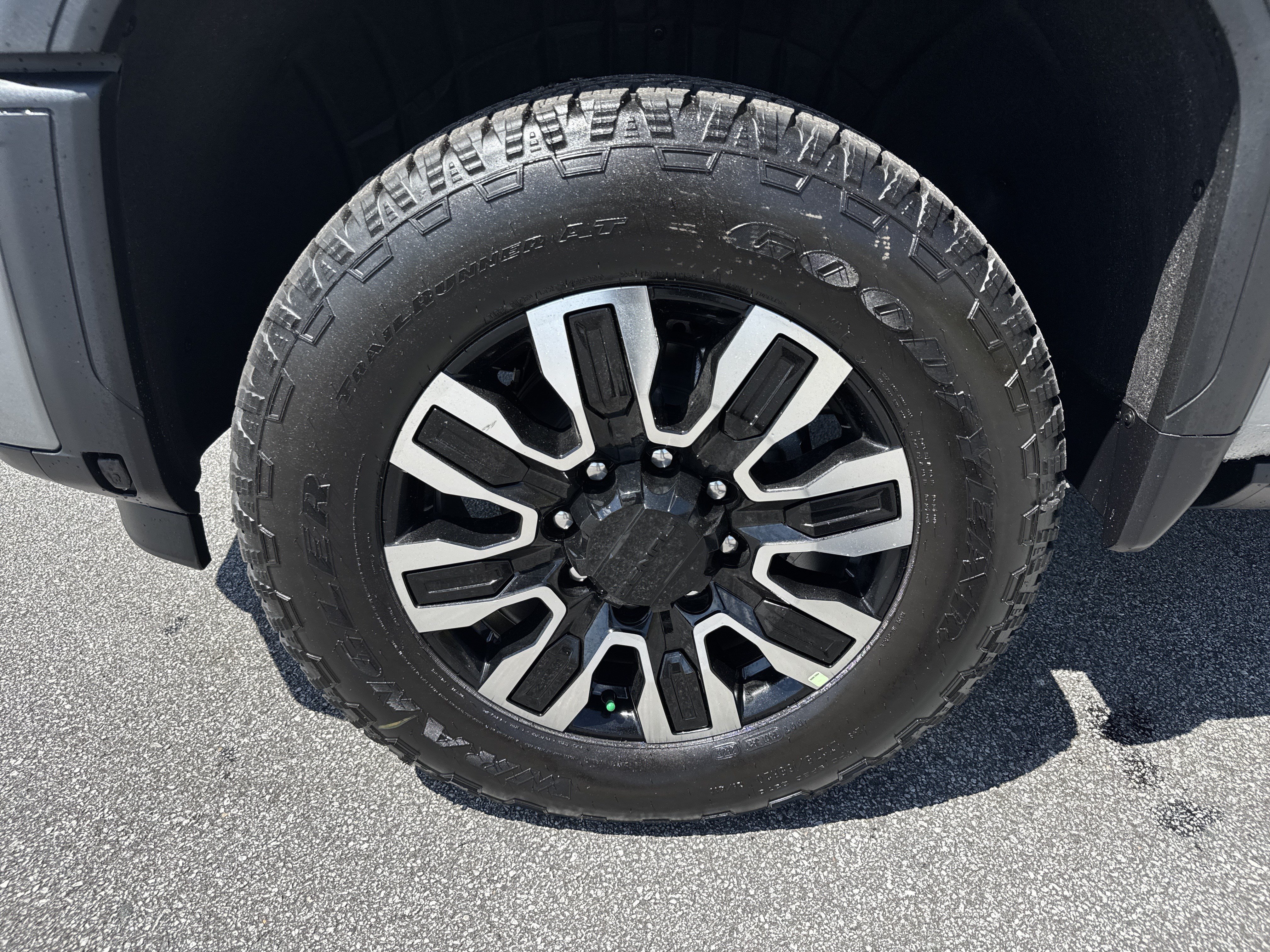 New 2026 GMC Sierra 2500 Denali Ultimate AWD/4WD image 13
