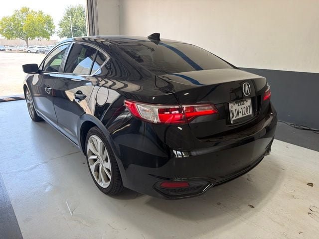 Used 2016 Acura ILX FWD image 2
