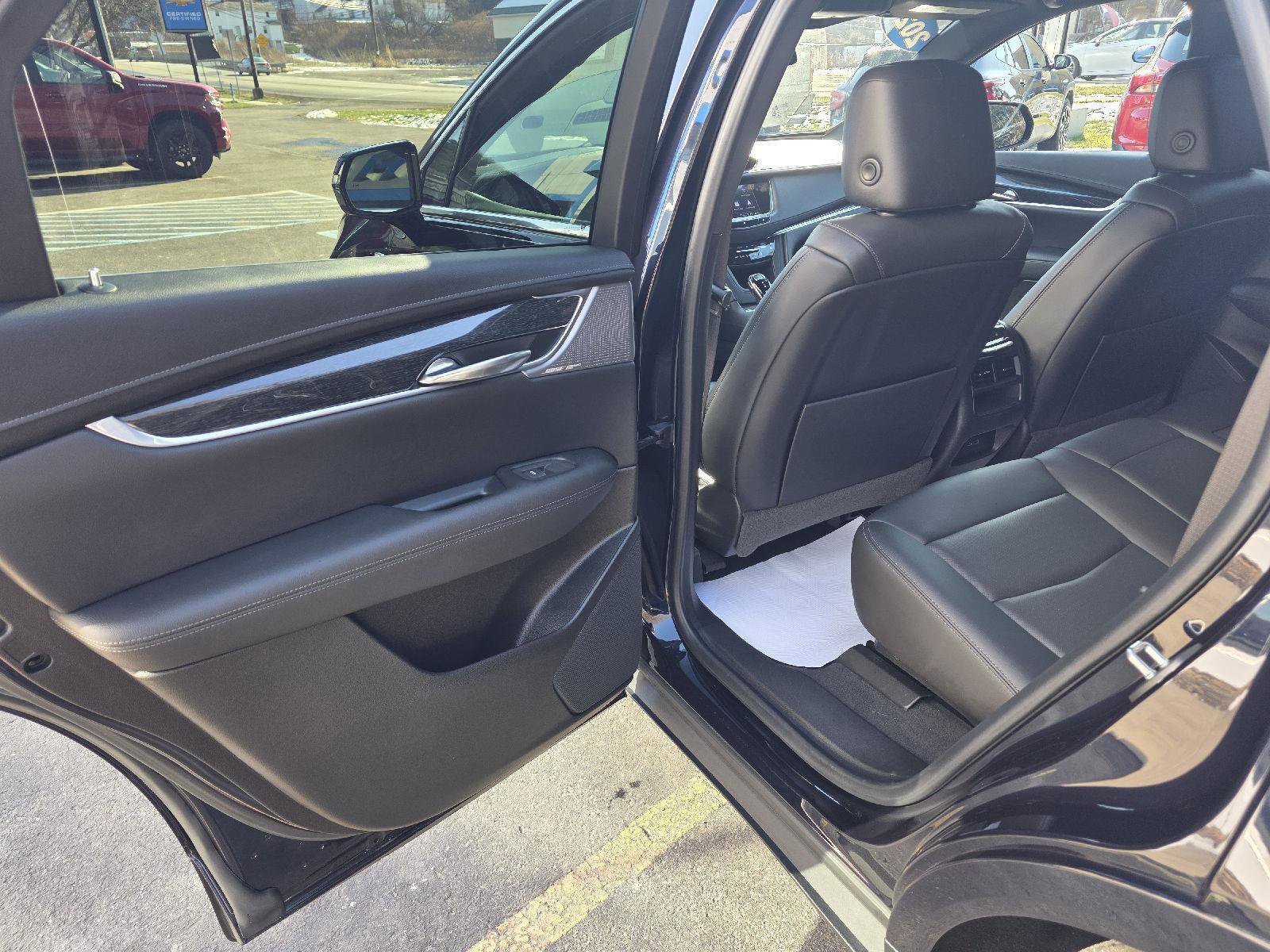 Used 2021 Cadillac XT5 Premium Luxury image 17