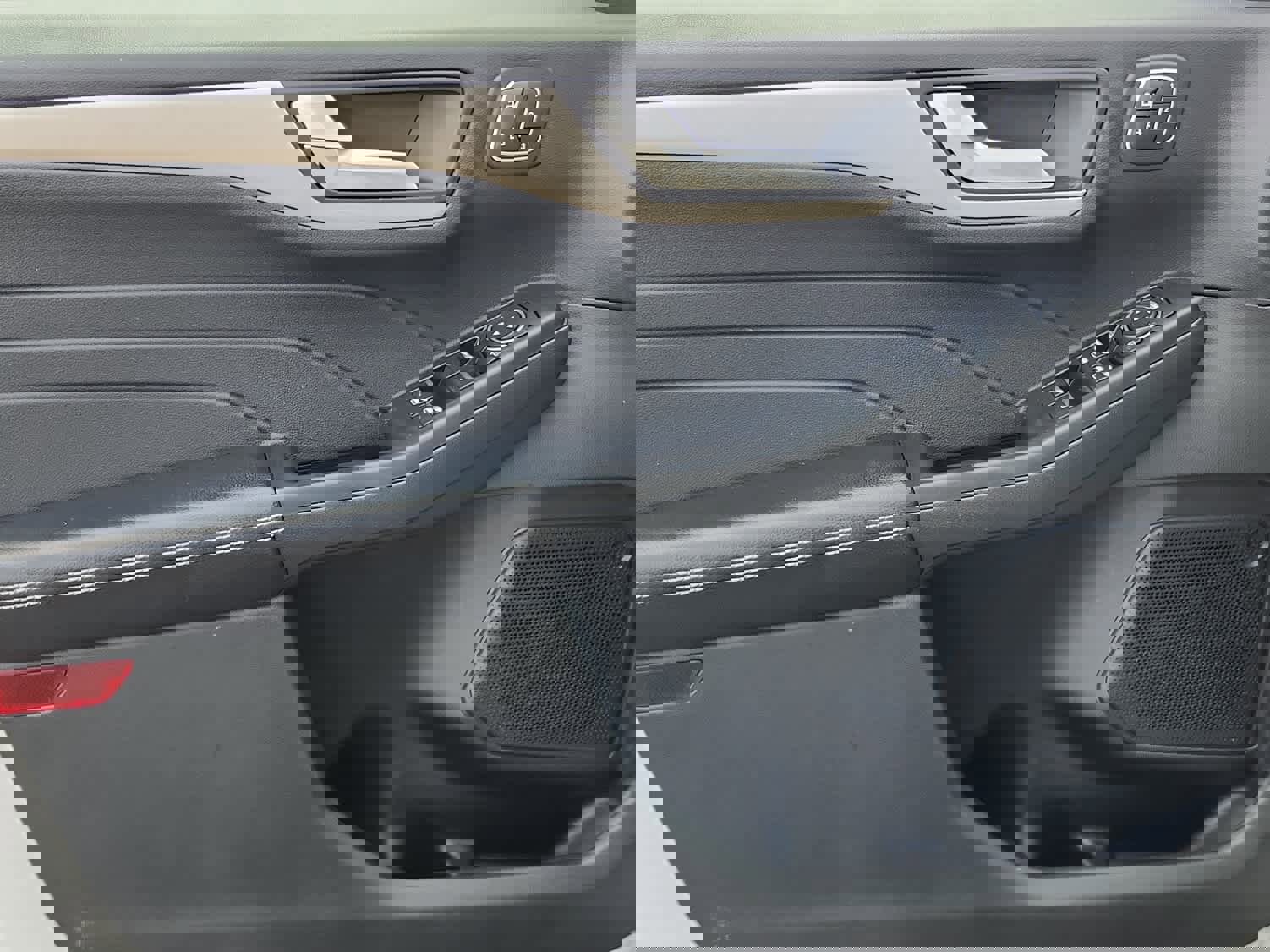 Used 2022 Ford Escape SEL w/ Technology Package image 9