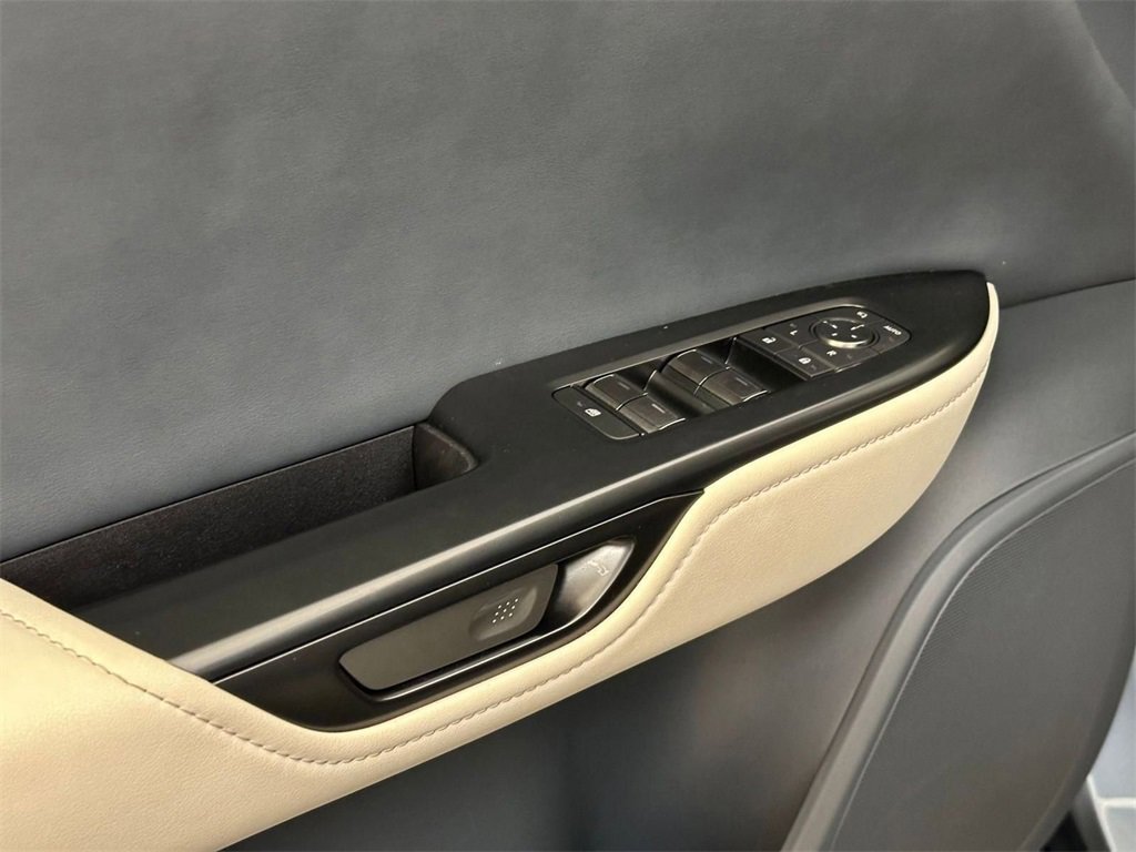 Used 2024 Lexus RZ 300e Premium image 16