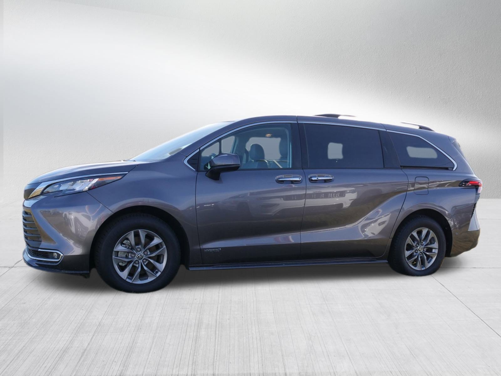 Used 2021 Toyota Sienna XLE FWD image 6