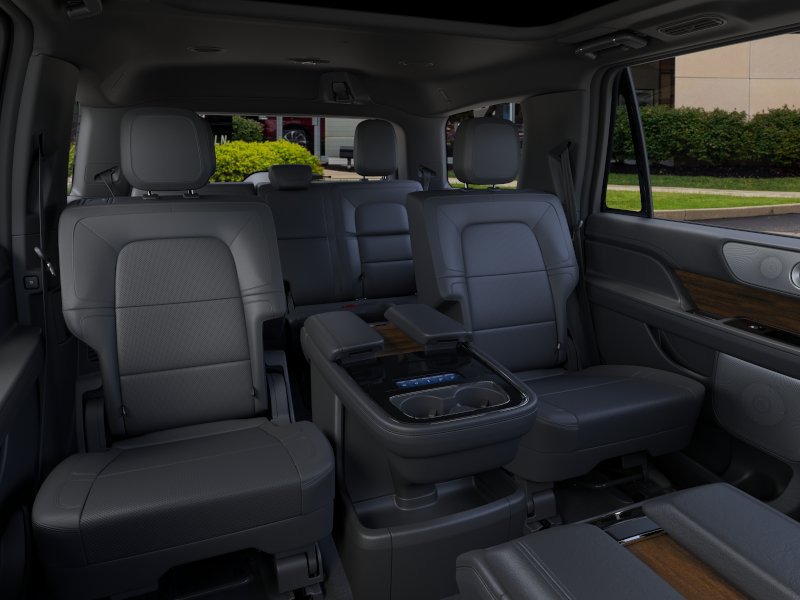 New 2024 Lincoln Navigator Reserve AWD/4WD image 11