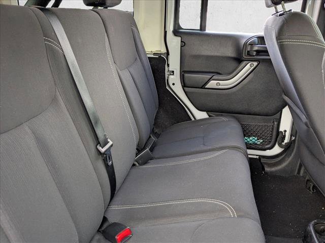 Used 2018 Jeep Wrangler Unlimited Sahara image 17