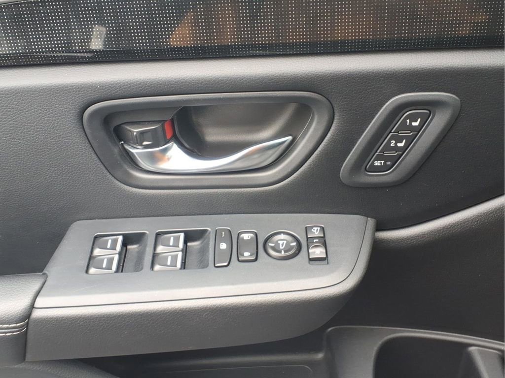 Used 2023 Honda Pilot Elite image 22