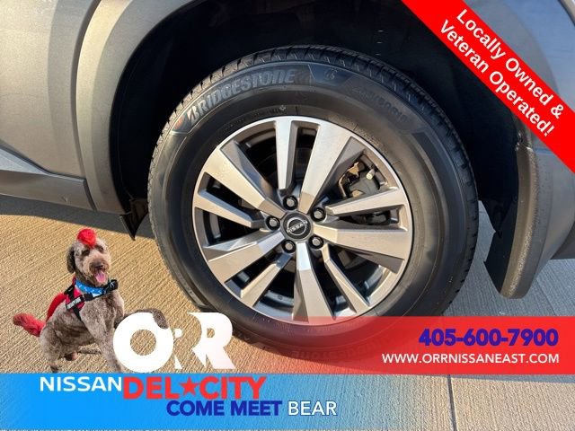 Used 2022 Nissan Pathfinder SL FWD image 3