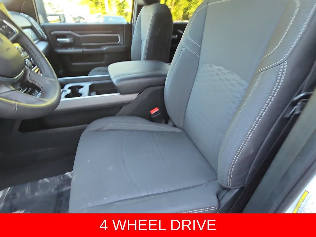Used 2025 RAM 3500 Big Horn AWD/4WD image 15