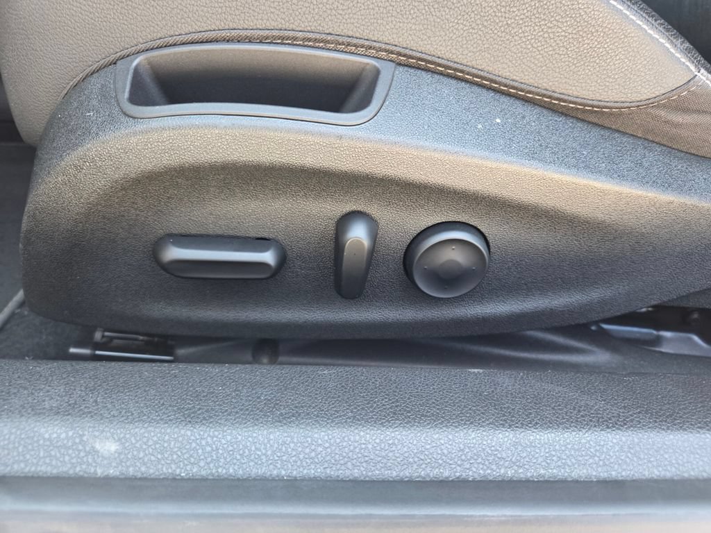 Used 2019 Buick Cascada Premium FWD image 11