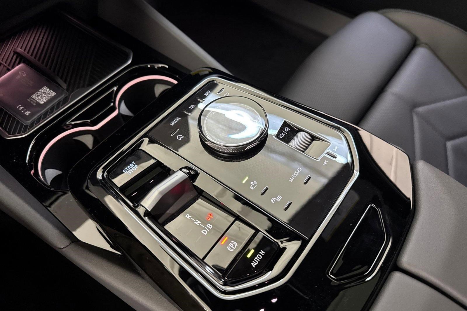 New 2027 BMW i5 eDrive40 RWD image 17
