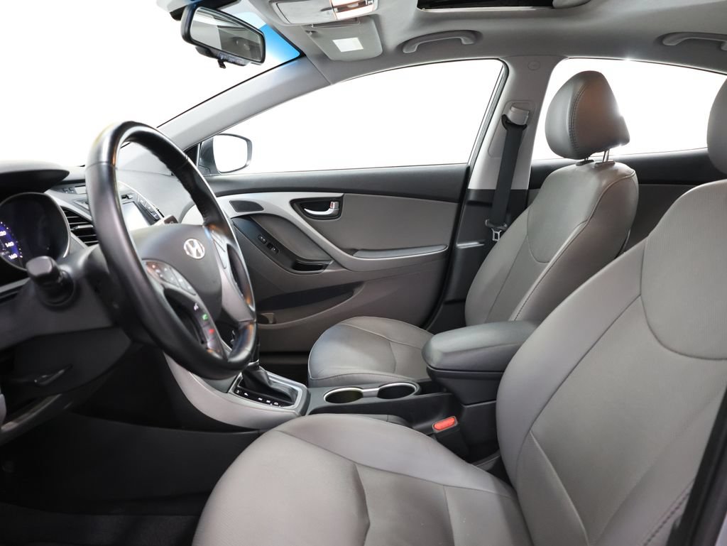 Used 2015 Hyundai Elantra Limited w/ Option Group 05 FWD image 13