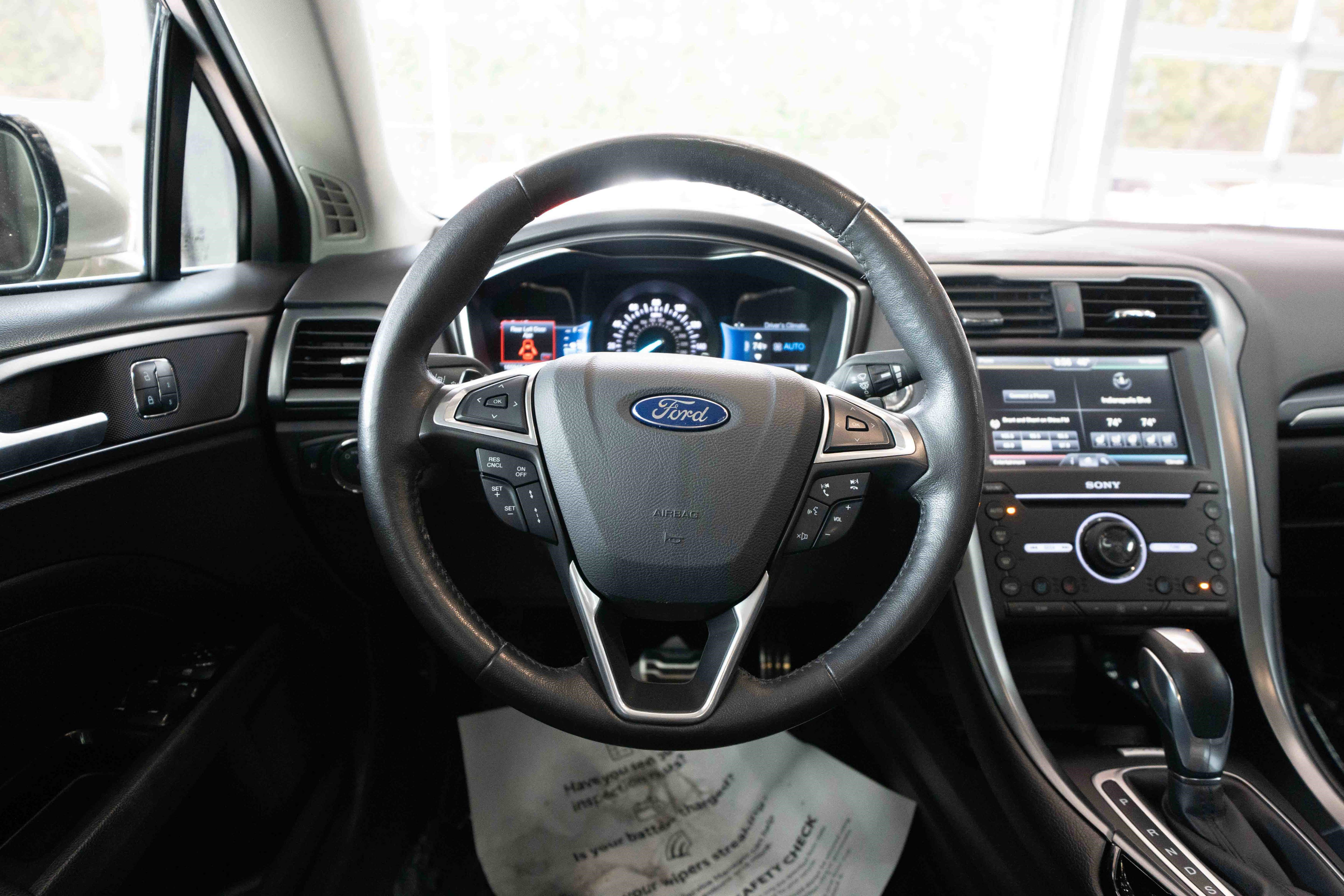 Used 2016 Ford Fusion Titanium image 21