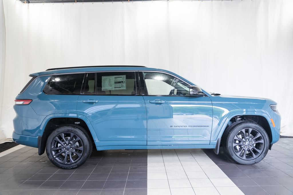 New 2026 Jeep Grand Cherokee L Limited AWD/4WD image 3