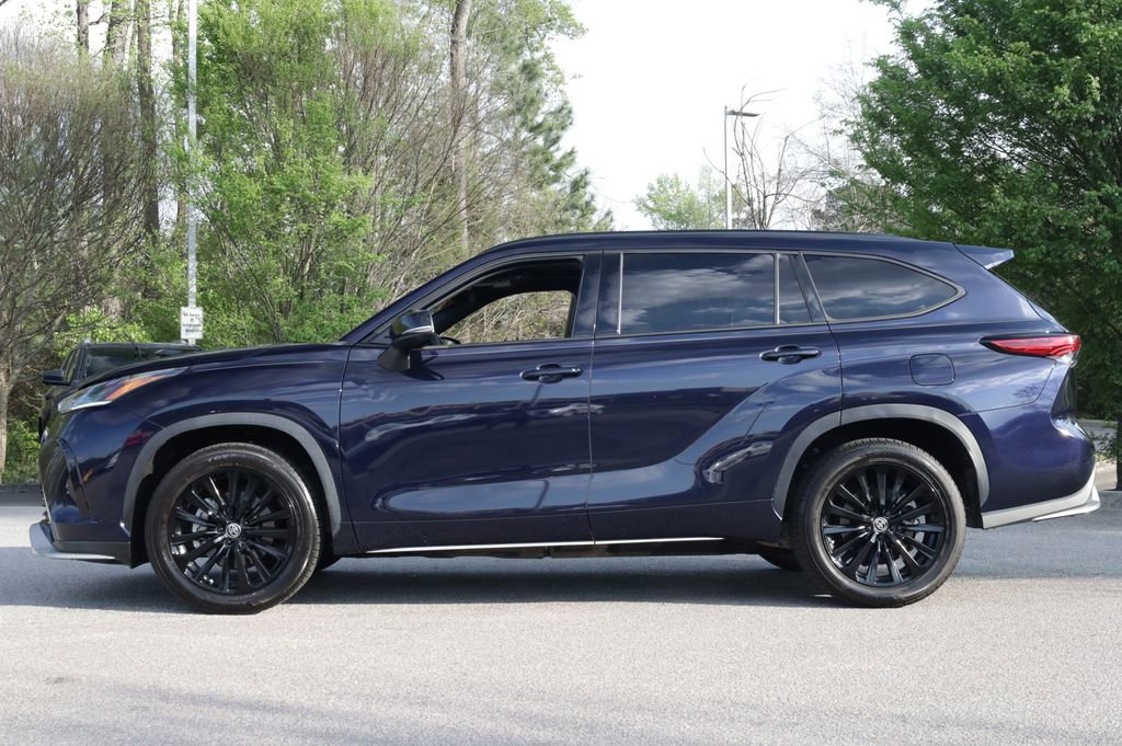 Used 2023 Toyota Highlander XSE image 3