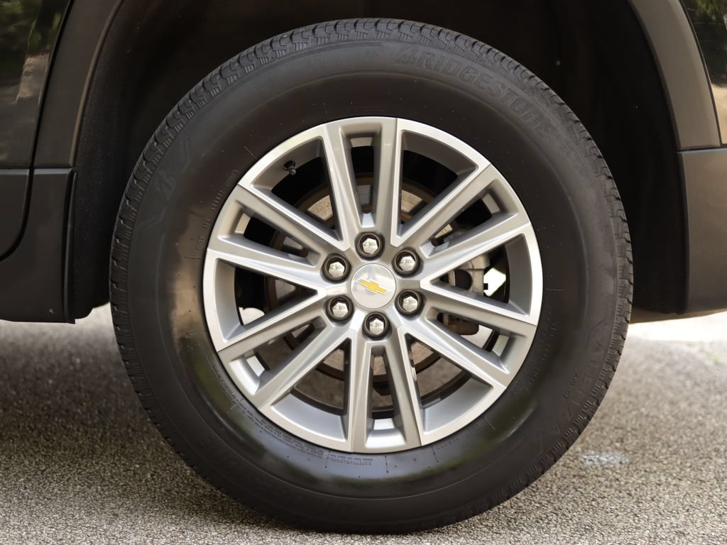Used 2023 Chevrolet Traverse LT AWD/4WD image 40